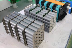 鋰離子摩托艇電池有幾個類別，根據(jù)制造所用材料的不同而有所不同-電池組-組-下-兩類-另一類-組-組