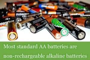 大多數(shù)標(biāo)準(zhǔn)的AA電池是不可充電的堿性電池。