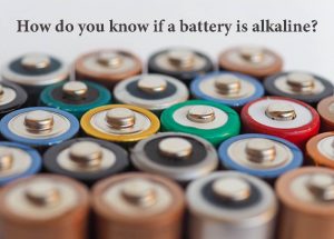 你如何知道電池是否為堿性電池？